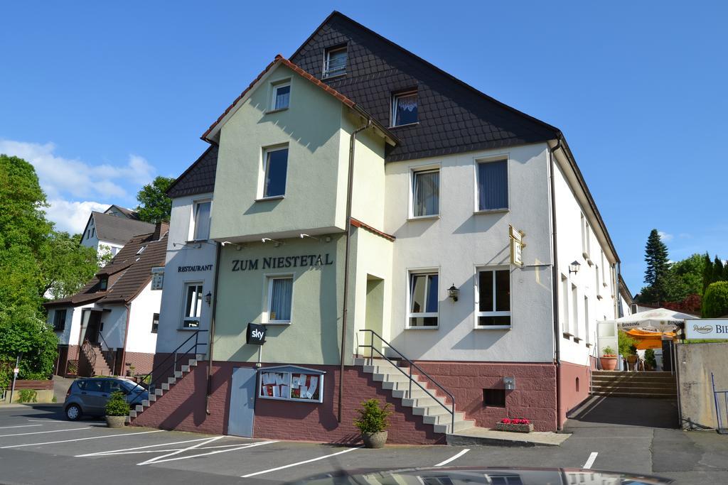 Landhotel Zum Niestetal מראה חיצוני תמונה
