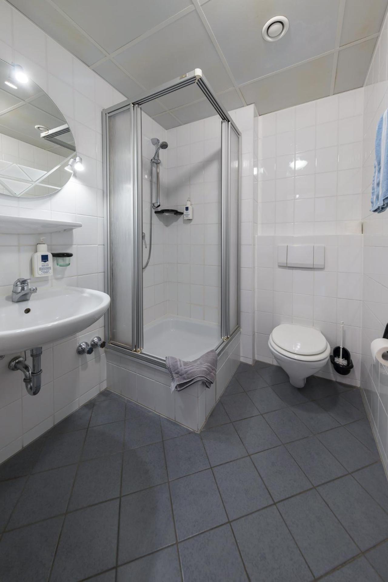 Landhotel Zum Niestetal מראה חיצוני תמונה