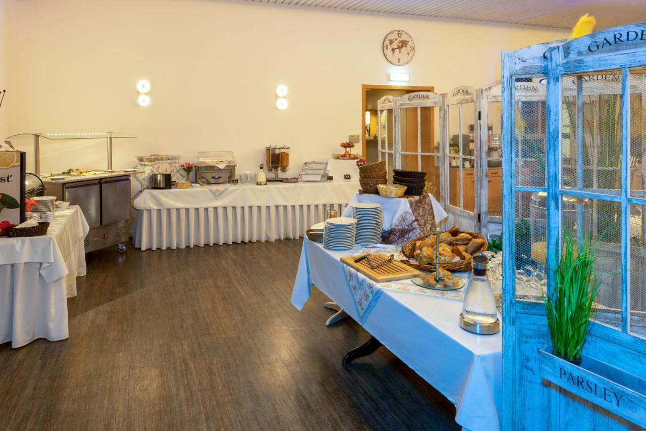 Landhotel Zum Niestetal מראה חיצוני תמונה